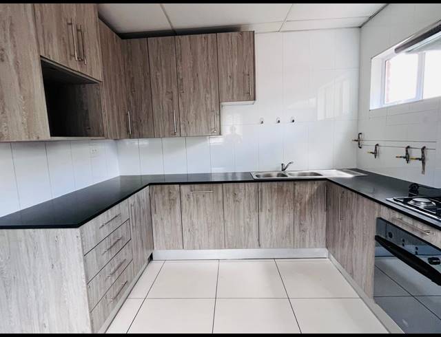365M² OFFICE FOR SALE IN WATERFORD ESTATES